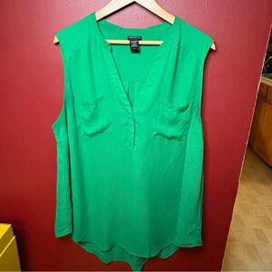Torrid Kelly Green Blouse Size 2
